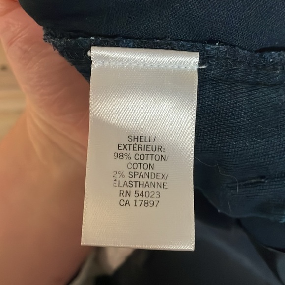 Banana Republic size 10 Ryan Fit Classic Navy Color Mid-rise 3” Inseam Shorts - Picture 9 of 10